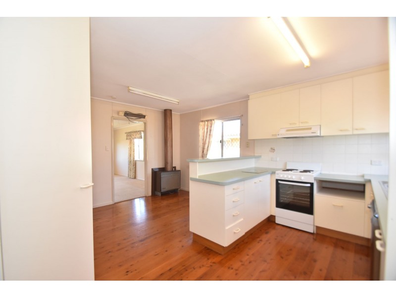 25 Paradise Street, Harristown QLD 4350