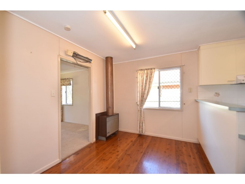 25 Paradise Street, Harristown QLD 4350