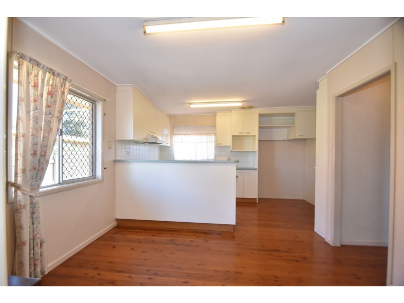 25 Paradise Street, Harristown QLD 4350