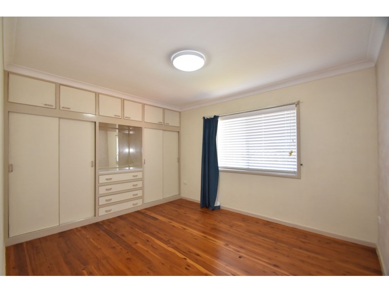 25 Paradise Street, Harristown QLD 4350