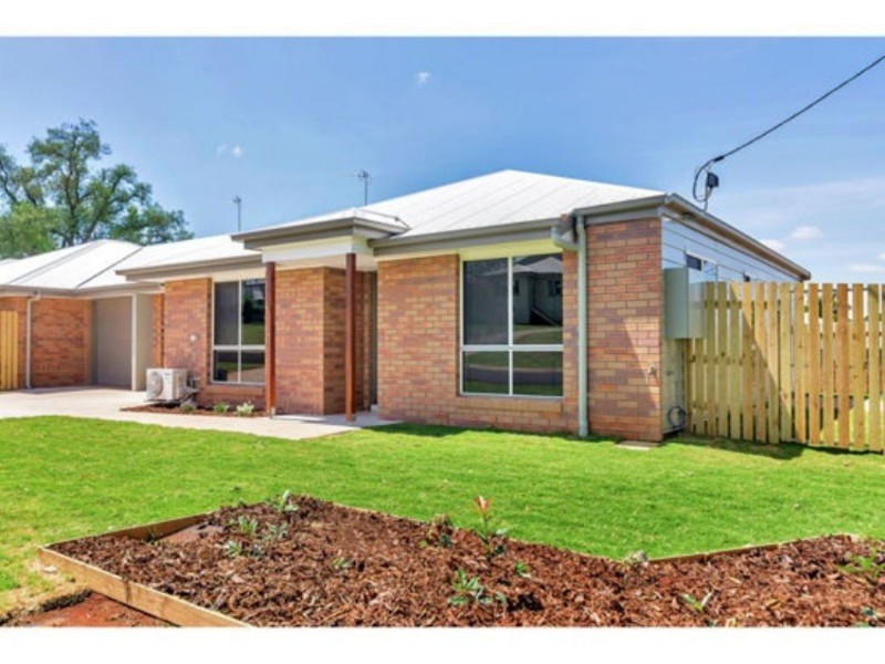 2/40 Isaac Street, North Toowoomba QLD 4350