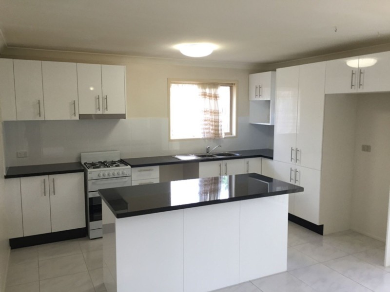 5 Roslyn Street, Centenary Heights QLD 4350