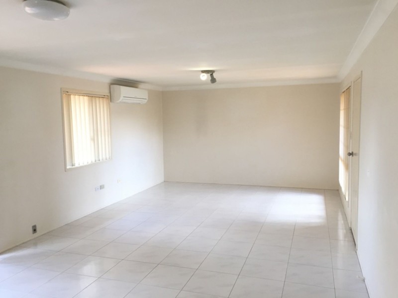 5 Roslyn Street, Centenary Heights QLD 4350