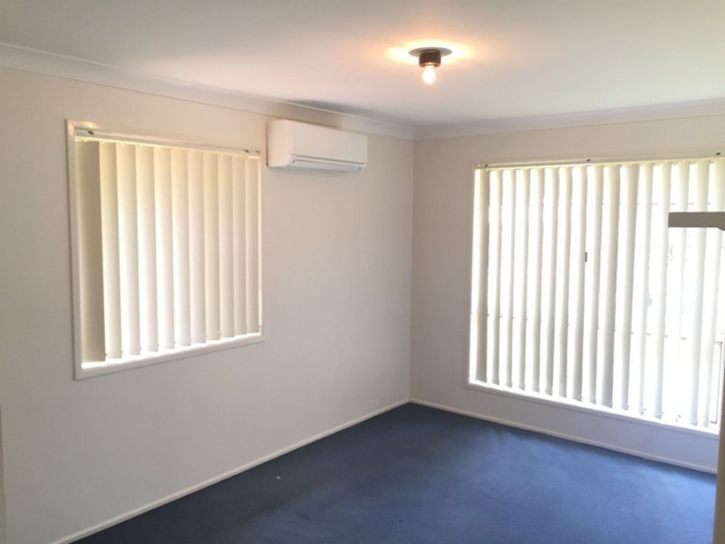 5 Roslyn Street, Centenary Heights QLD 4350