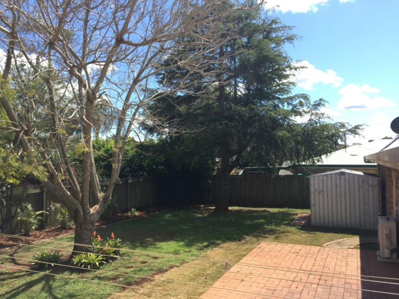 5 Roslyn Street, Centenary Heights QLD 4350