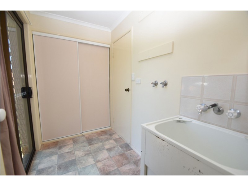8 Moore Crescent, Wilsonton QLD 4350