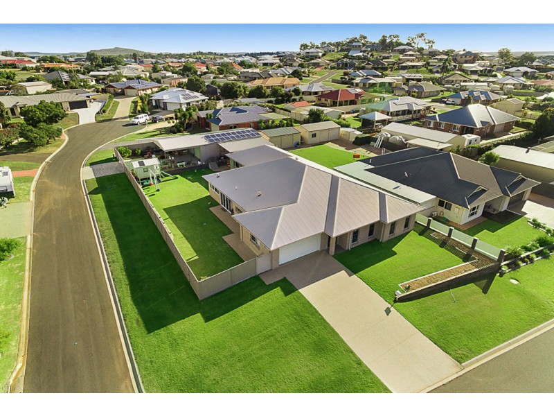 15 Tennyson Court, Westbrook QLD 4350