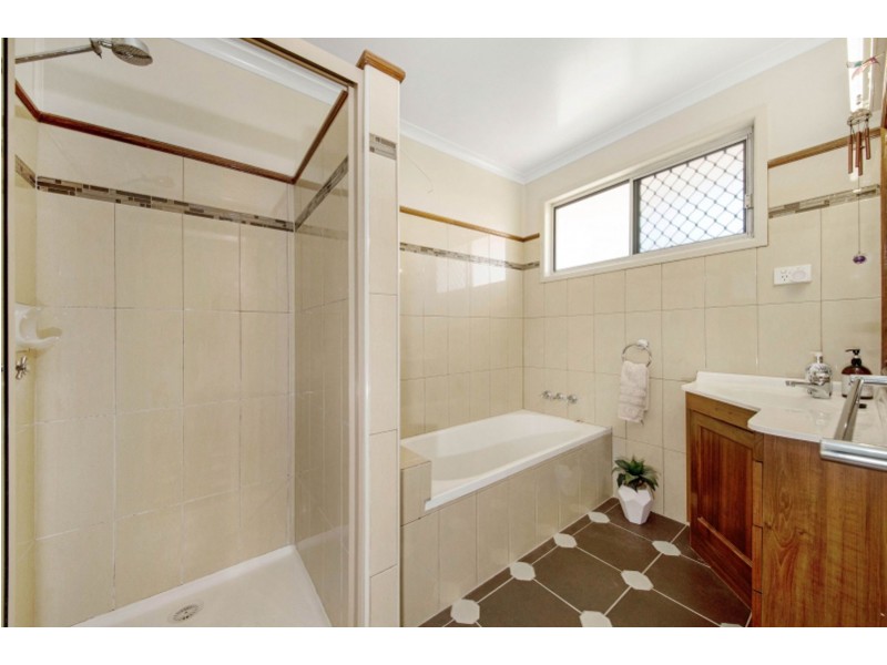 20 Creek Street, Cambooya QLD 4358