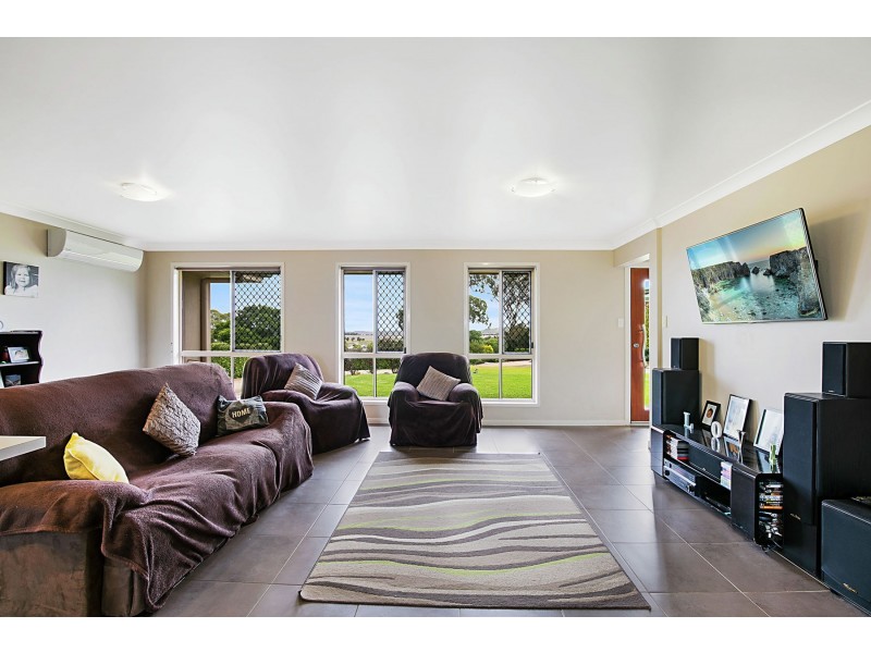 22 Schloss Court, Westbrook QLD 4350