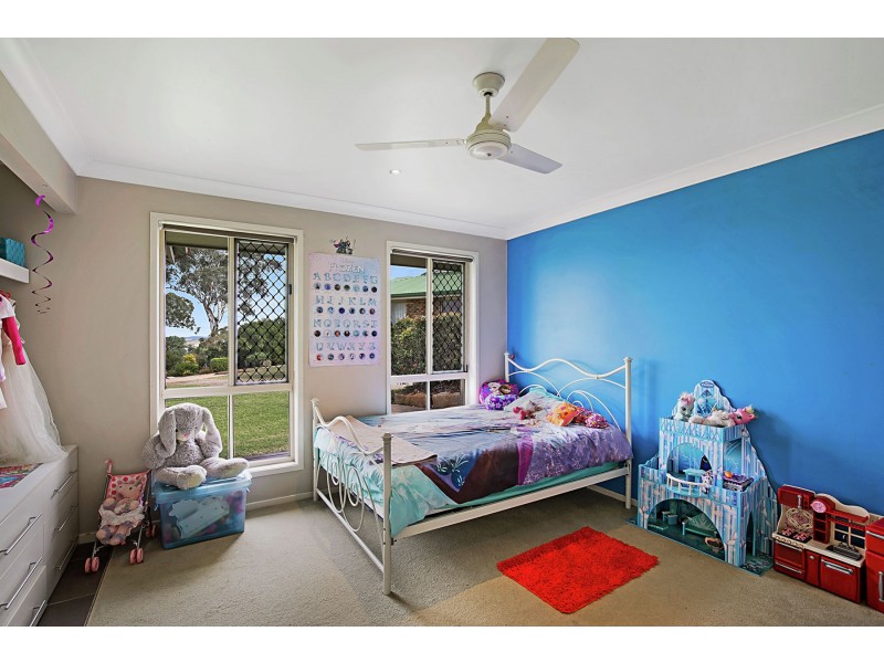 22 Schloss Court, Westbrook QLD 4350