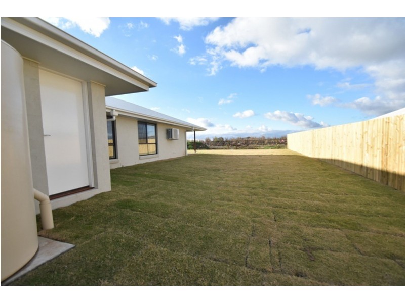 39 Mia Street, Wyreema QLD 4352