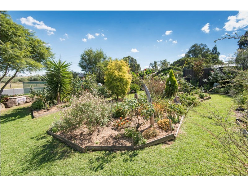 19 Victoria Street, Goombungee QLD 4354
