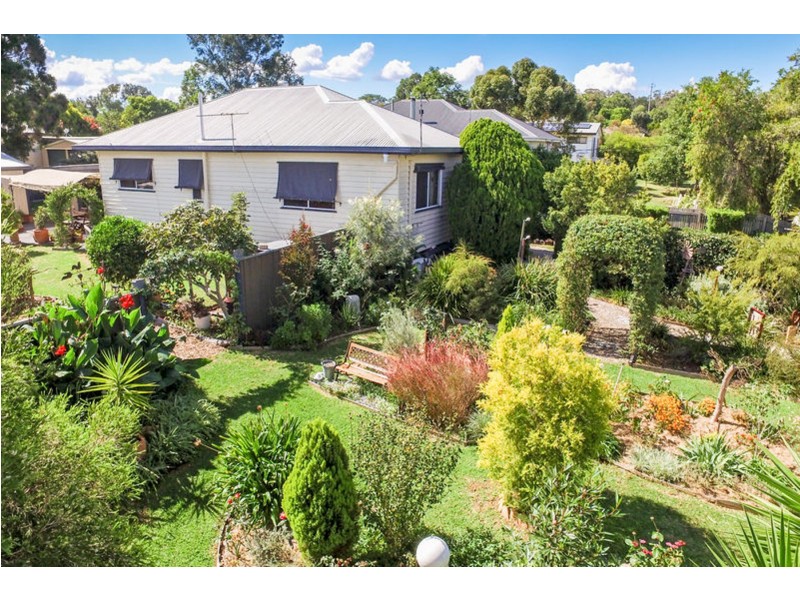 19 Victoria Street, Goombungee QLD 4354