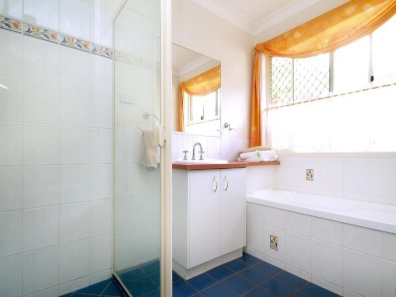 11 Elizabeth Kenny Court, Harristown QLD 4350