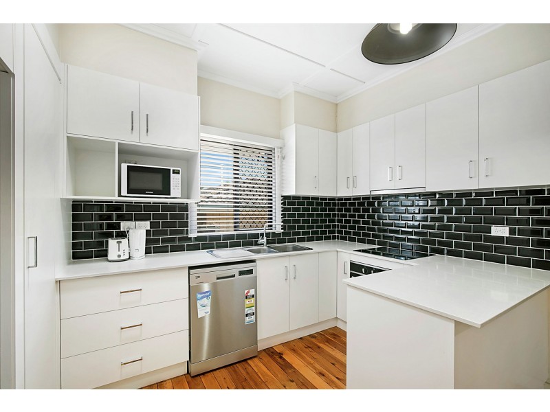 27 Hursley Road, Newtown QLD 4350