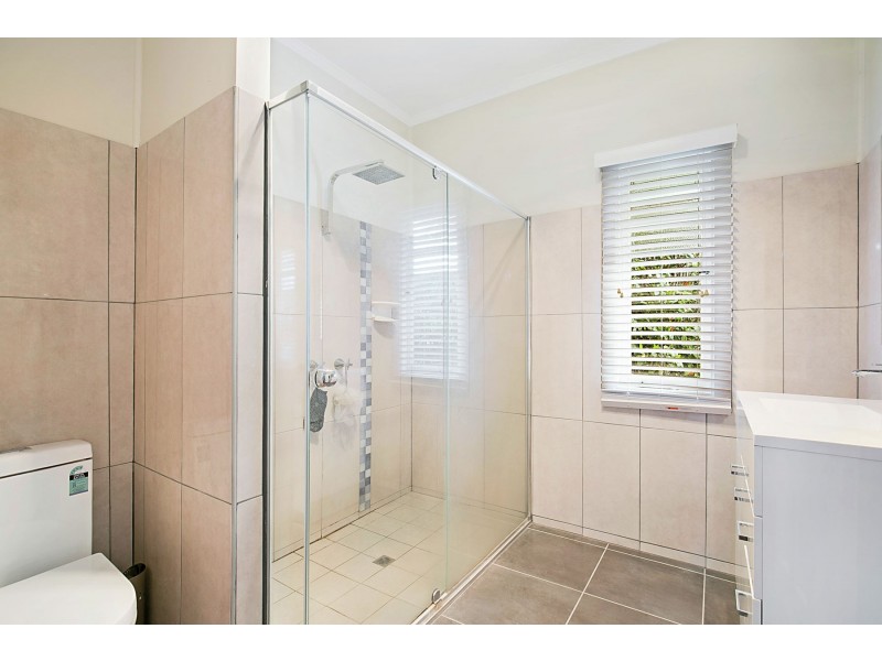 27 Hursley Road, Newtown QLD 4350