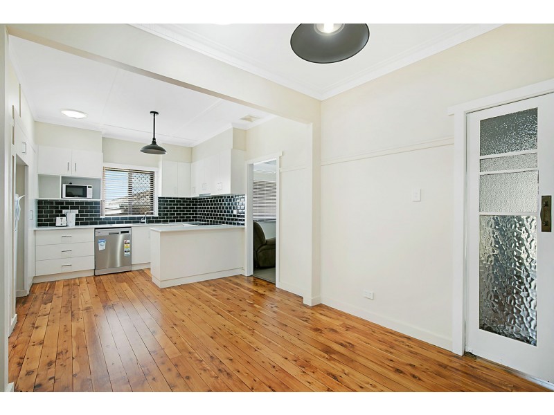 27 Hursley Road, Newtown QLD 4350