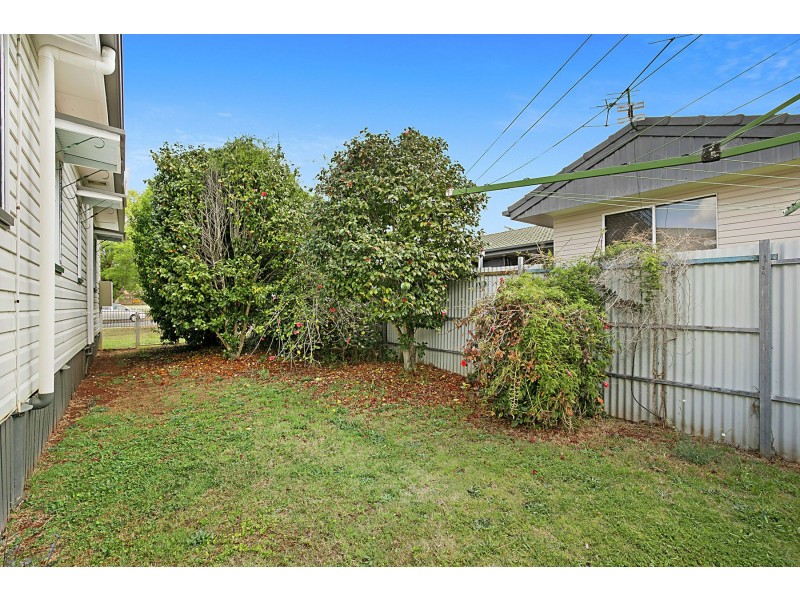 27 Hursley Road, Newtown QLD 4350