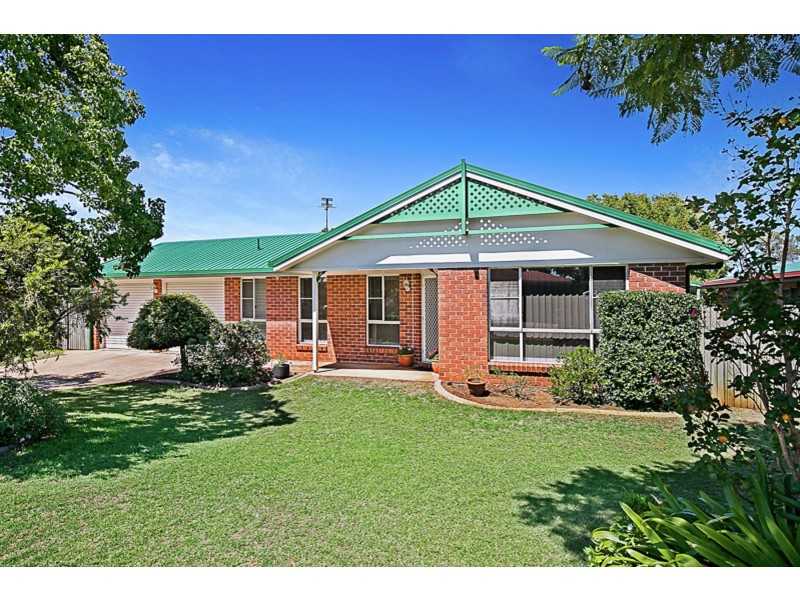 18 Satinwood Court, Glenvale QLD 4350