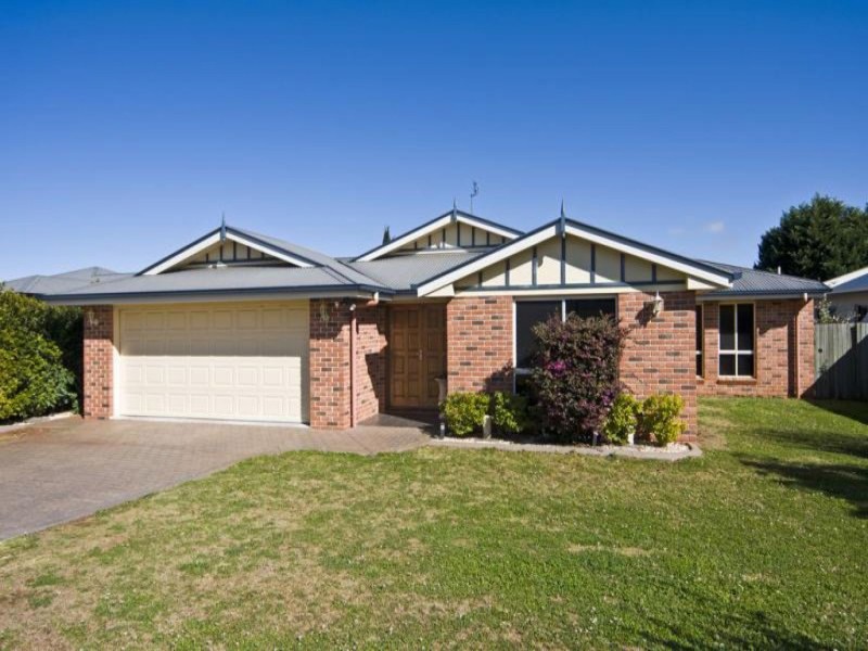 11 Ridgewood Drive, Kearneys Spring QLD 4350