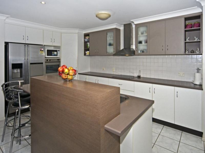 11 Ridgewood Drive, Kearneys Spring QLD 4350