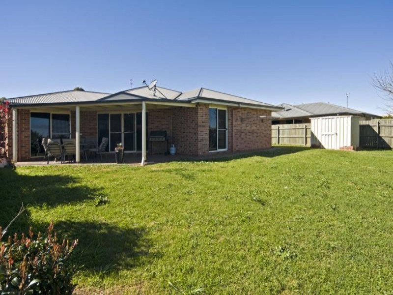 11 Ridgewood Drive, Kearneys Spring QLD 4350
