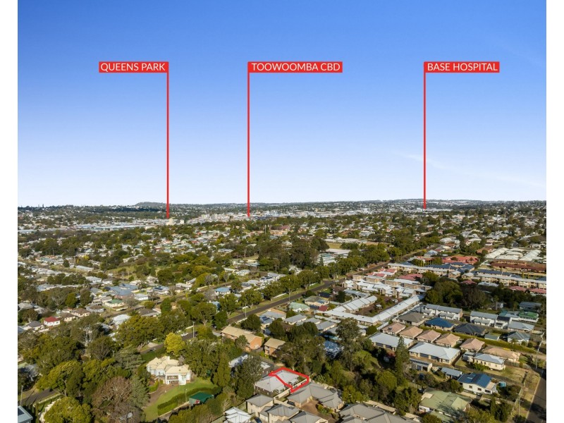 3/3B Gladstone Street, Newtown QLD 4350