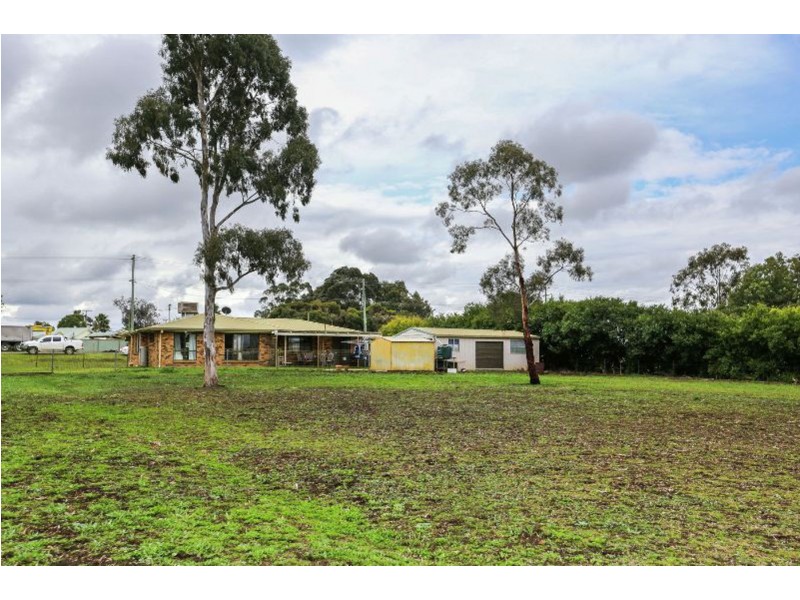 128 Main Street, Westbrook QLD 4350