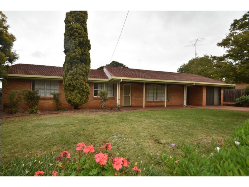 12 Brose Street, Drayton QLD 4350