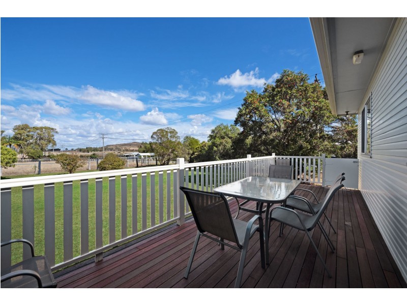 33 Moore Road, Westbrook QLD 4350