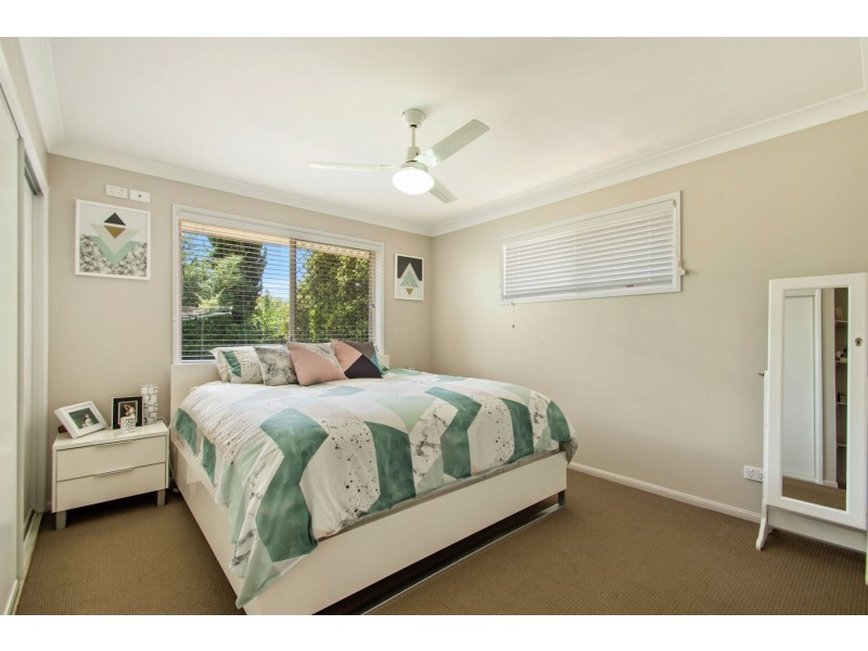 215 Nelson Street, Kearneys Spring QLD 4350