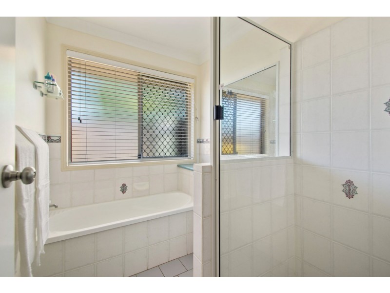 215 Nelson Street, Kearneys Spring QLD 4350