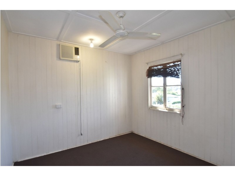 4/21 West Street, Newtown QLD 4350