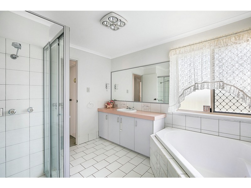 1 Black Court, Wilsonton QLD 4350