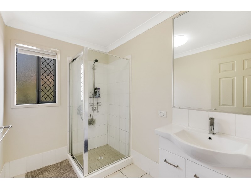 1/2 Swallow Court, Newtown QLD 4350