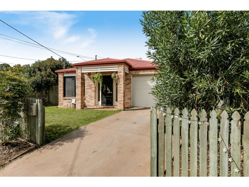 1/2 Swallow Court, Newtown QLD 4350