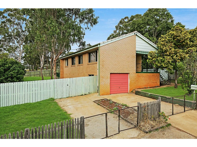 18 Festival Street, Rockville QLD 4350