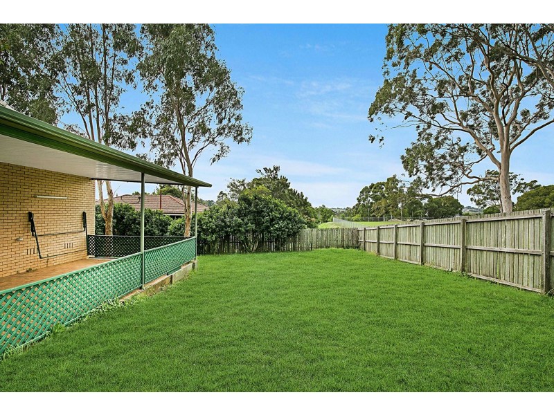 18 Festival Street, Rockville QLD 4350