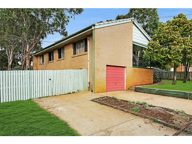 18 Festival Street, Rockville QLD 4350