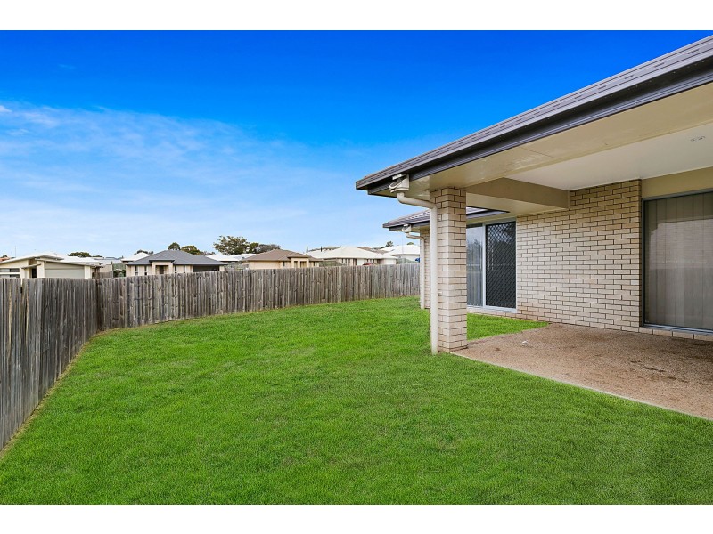 8 Sweeney Street, Kearneys Spring QLD 4350