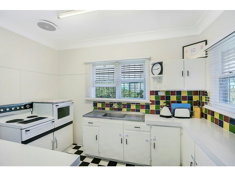 7 Macquarie Street, Centenary Heights QLD 4350