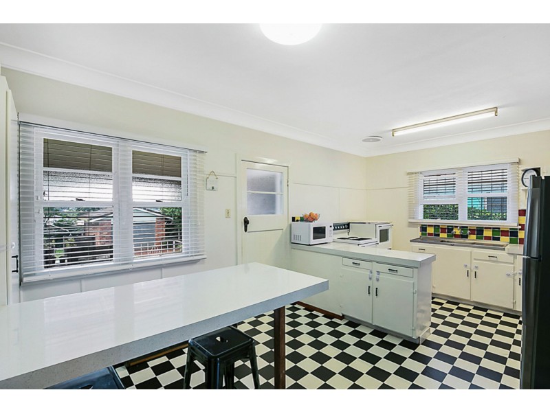 7 Macquarie Street, Centenary Heights QLD 4350