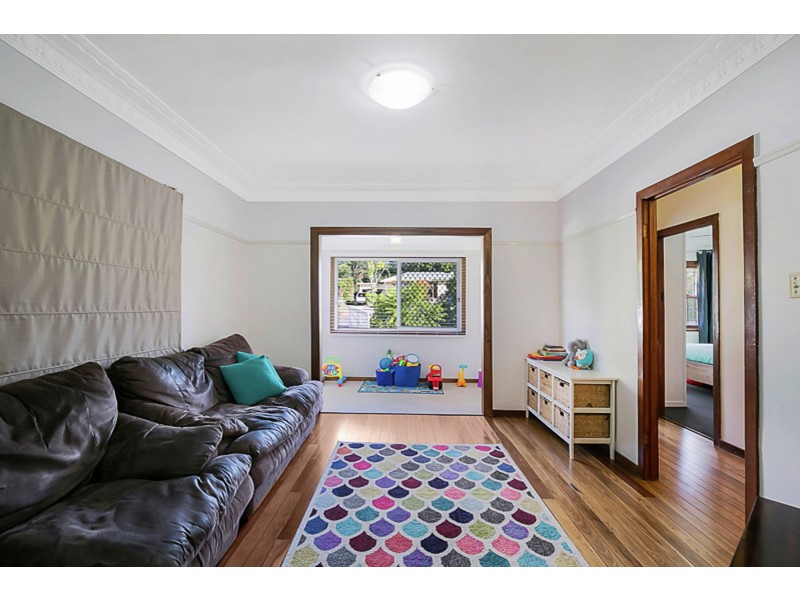 7 Macquarie Street, Centenary Heights QLD 4350