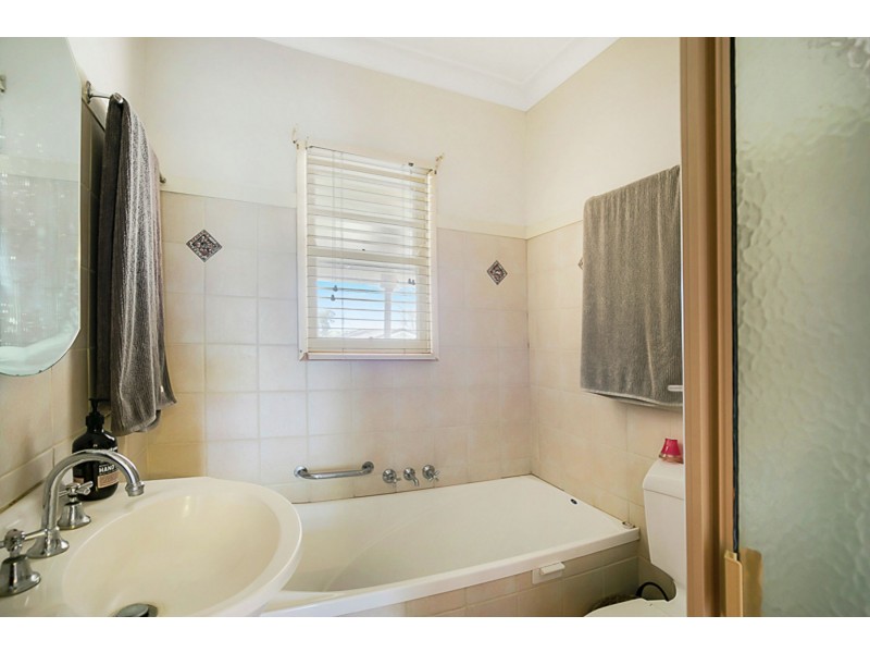 7 Macquarie Street, Centenary Heights QLD 4350