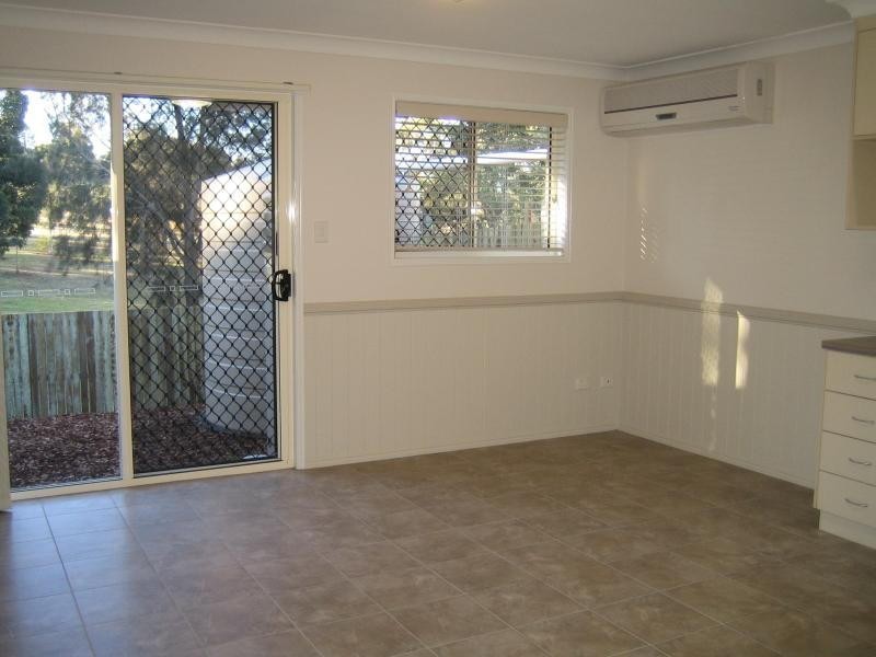2/6a Clarissa Street, Newtown QLD 4350