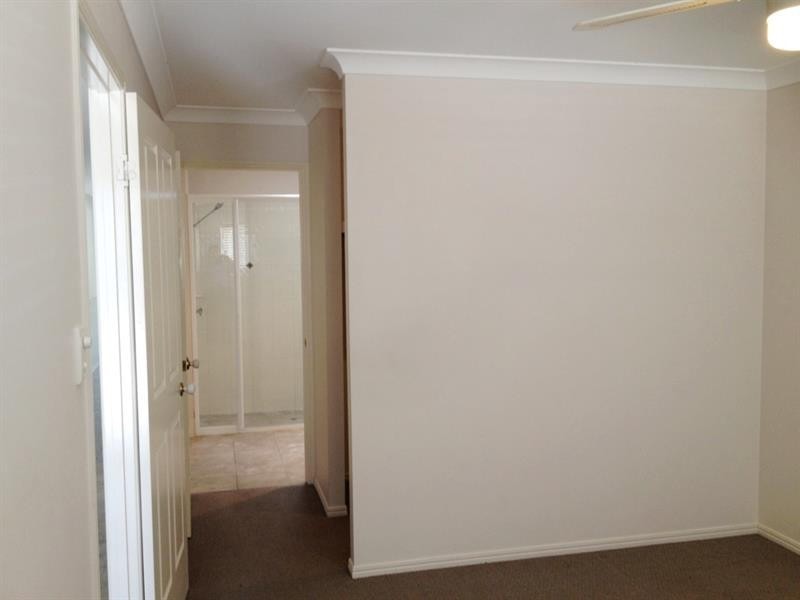 2/6a Clarissa Street, Newtown QLD 4350