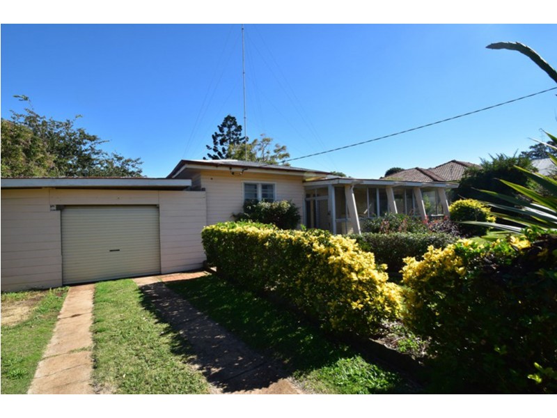 3 New Street, Mount Lofty QLD 4350