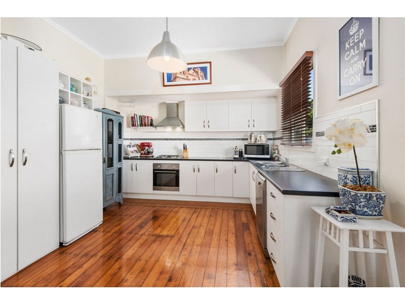 18 Louisa Street, South Toowoomba QLD 4350