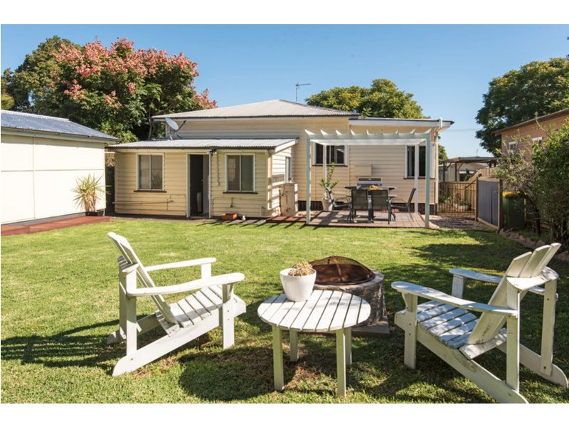 18 Louisa Street, South Toowoomba QLD 4350
