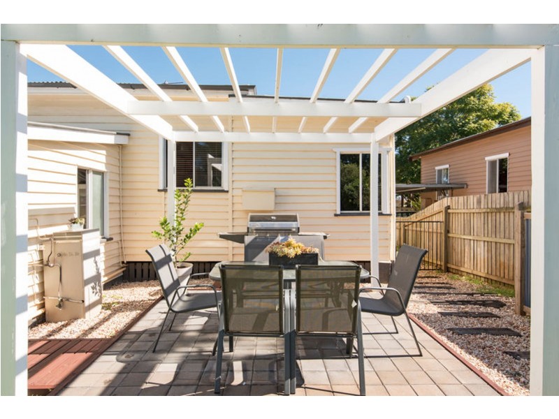 18 Louisa Street, South Toowoomba QLD 4350